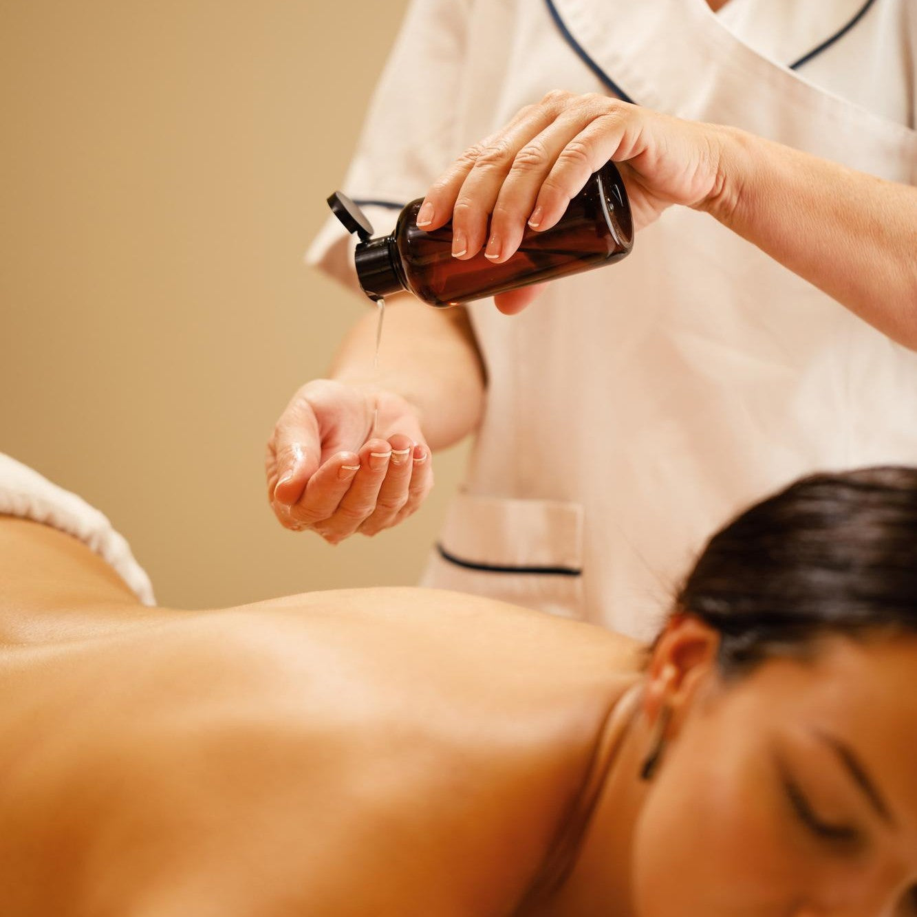 Korean Body Scrub w/ Cellulite Oil & Wet Massage — 100 min (Women-Only)